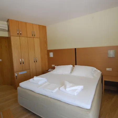 Lefkas Hotel 3*