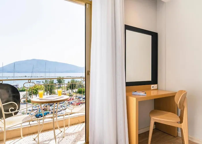 Lefkas Hotel 3*