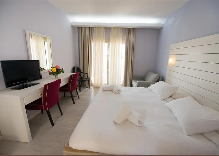 Lefkas Hotel 3*